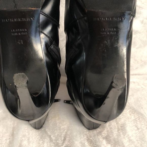 Burberry High Shine Black Leather Zip Up Booties, Size 41 - Picture 11 of 16